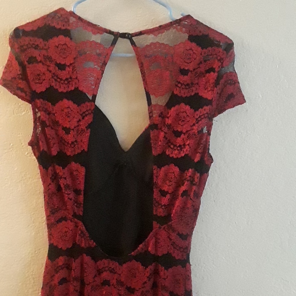 Lovely Day dress - Picture 2 of 3